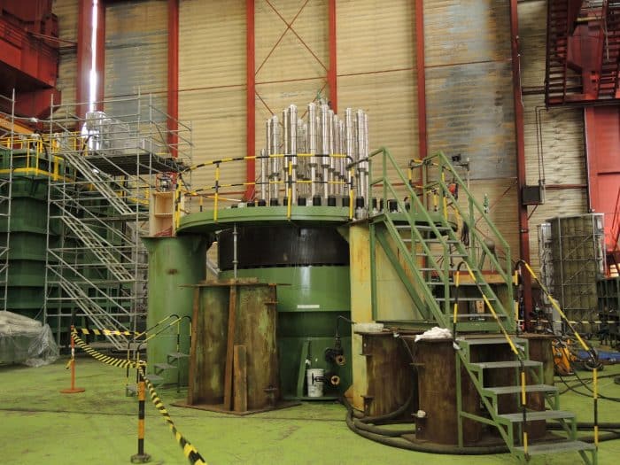 Couvercle numéro 2 lors du test de pression à 250 bar dans la centrale nucléaire de Beznau.
