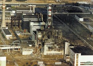 Tranche 4 détruite de la centrale nucléaire de Tchernobyl. L’accident de Tchernobyl accélérait l’amélioration de la défense en profondeur en Suisse (source : http://chnpp.gov.ua)